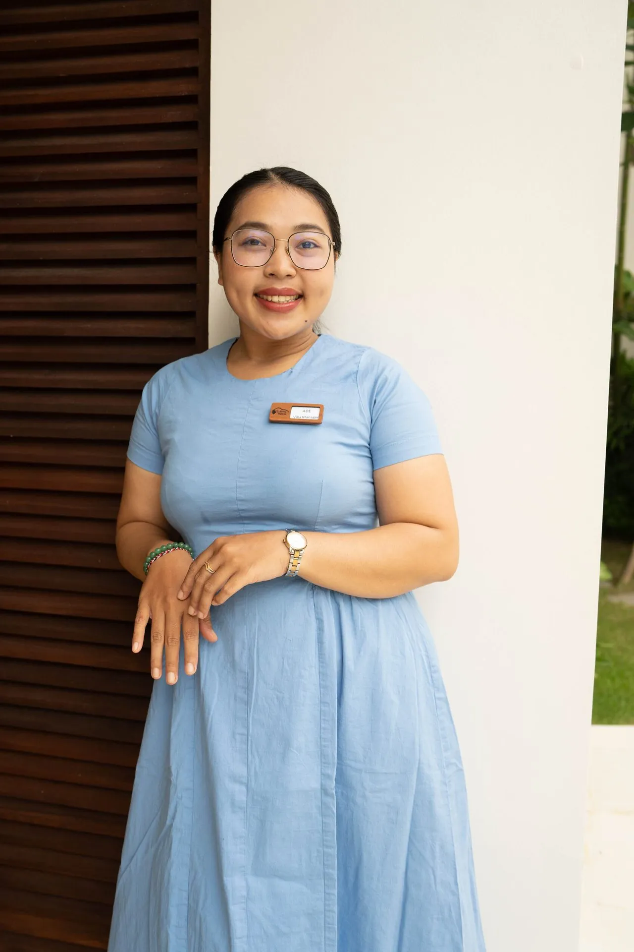 Ade, Hotel Manager